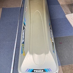 THULEクラシックルーフボックス ジェットバック ルーフキャリア (グレー) 鍵付きの画像