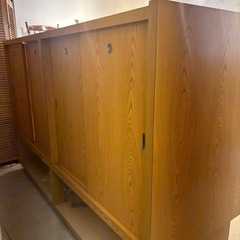 ガラスショーケース　ディスプレイ　照明付き　店舗什器の画像