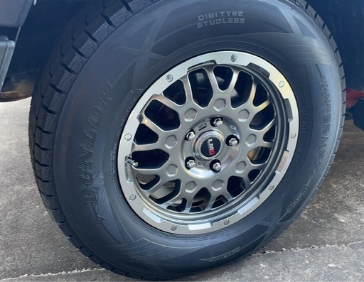 ジープラングラー用のスタッドレスタイヤ4本セット