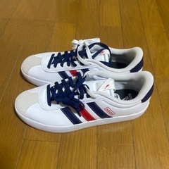 adidasスニーカーの画像