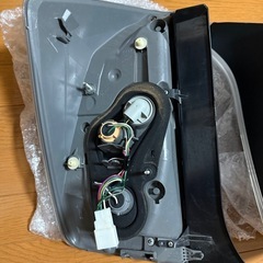 30プリウス テールランプ トヨタ純正の画像