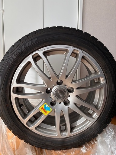 アルミホイールとスタッドレスタイヤ
4本セット