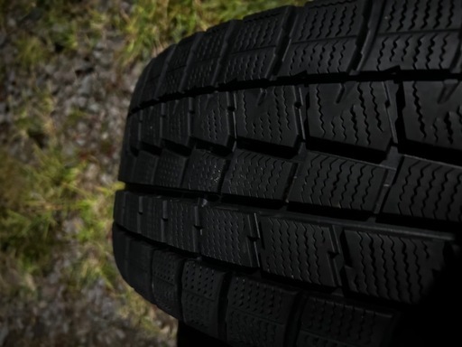 ウィンターマックス　WM01 215/60r16　　
