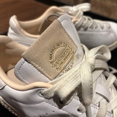 スタンスミス スピック別注　白　ベージュの画像