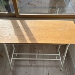 11/25まで【引き取り限定】木目調デスク◆ホワイト脚◆奥行き薄型の画像