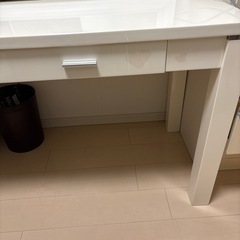 カリモク/PCデスク勉強机　ホワイトの画像