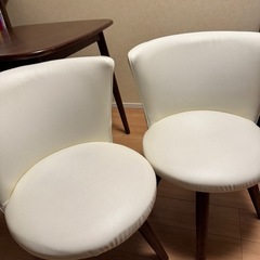 2人用ダイニングテーブルセットの画像