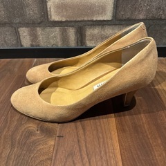 DIANA キャメル スエード パンプス　23.5の画像