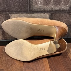 DIANA キャメル スエード パンプス　23.5の画像