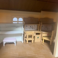 シルバニアファミリー あかりの灯る大きなお家 エポック社 ドールハウス 赤い屋根の大きなお家 家具小物付きの画像