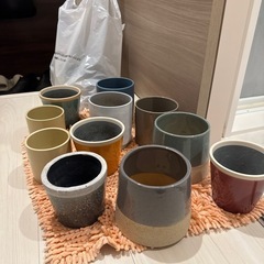 植木鉢　各300円の画像