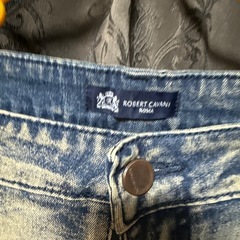 ROBERT CAVANIジーンズの画像