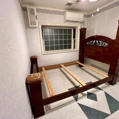 クィーンサイズ ベッド/アメリカン家具　の画像