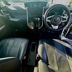 【自社ローン＆リース】で乗れます🚗＜保証人不要＞ブラック、事情アリでもOKです😉ローンが組めない方の強いミカタ💕『月々格安』車検2年付き！トヨタ　ルーミー　カスタムG　4WD　修復歴なし　両側パワスラ　ALPINEデカナビ♪の画像