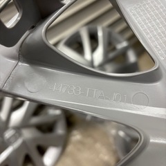 美品N-BOX純正ホイールカバーの画像