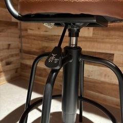 油圧式 ハイチェア（カウンターチェア） 高さ調整可能 美品の画像