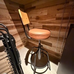 油圧式 ハイチェア（カウンターチェア） 高さ調整可能 美品の画像