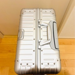 【超美品】大型スーツケース「アルミ素材」の画像