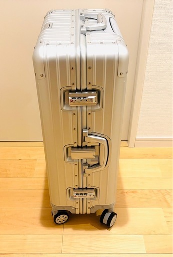 【超美品】大型スーツケース「アルミ素材」