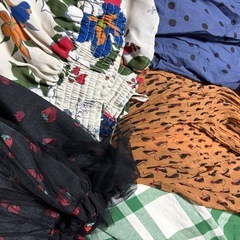 レトロ　派手　ポップなど目立つ柄ひらひらロングスカートの画像