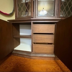 アンティーク棚の画像