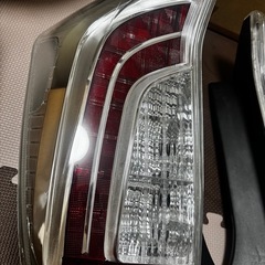 30プリウス後期純正てーるテールの画像