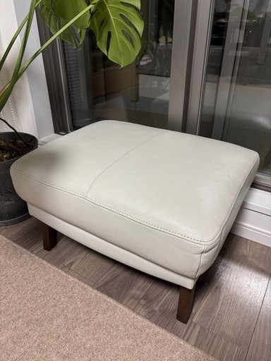 【美品】カリモク　ZU46 モデル　オットマン　ホワイト　