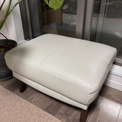 【美品】カリモク　ZU46 モデル　オットマン　ホワイト　の画像