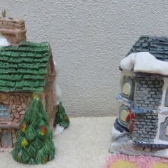 クリスマスビレッジのミニチュアハウスの画像