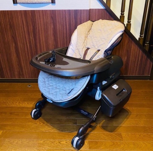 combi ハイローチェア　ネムリラ　電動バウンサー