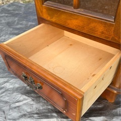 【希少/破格】オールドカリモク karimoku コロニアル コーナーボード 食器棚 サイドキャビネット キュリオケースの画像