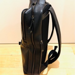 【一部訳あり】本革製のスリムリュック
の画像