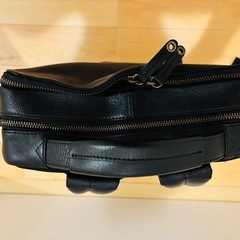 【一部訳あり】本革製のスリムリュック
の画像