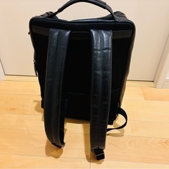 【一部訳あり】本革製のスリムリュック
の画像