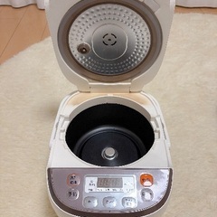 炊飯器の画像