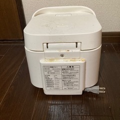 ニトリ３合炊き炊飯器の画像