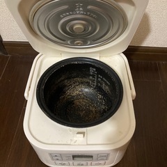 ニトリ３合炊き炊飯器の画像