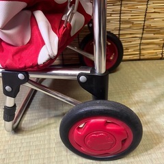 【中古】大きな車輪の折りたたみショッピングカート　買い物カートの画像