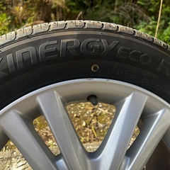 残り溝ばっちり👍トヨタ系のお車にどうぞ！！205 60 R16 ノア　ヴォクシーなどになどにの画像