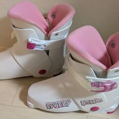 スキー靴(ジュニア、22.5cm)の画像