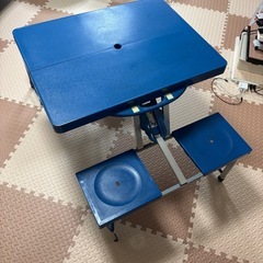 キャンプ　テーブルの画像