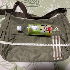 アディダス 大きめショルダーバッグの画像