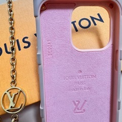 ルイヴィトン iPhoneケース14Pro モノグラムリトランク 　の画像