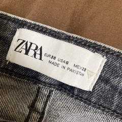 ZARA ジーンズ　ブラックの画像