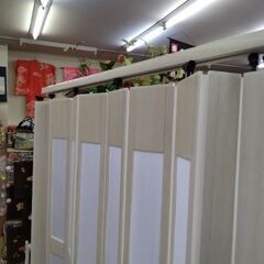 展示引き上げ品　定価数万円　パーティション　仕切り版　カーテン　アコーディオン　の画像