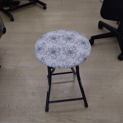ほぼ未使用　折りたたみ　チェア　椅子　パソコンデスク チェア　踏み台の画像