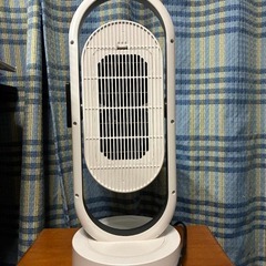 【最終値下げ・11/6(木)まで】暖房器具 セラミックヒーター 扇風機機能付 2WAY 夏冬兼用 3D首振り 引取限定の画像