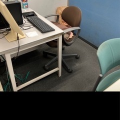 事務所家具、学習塾用品の画像