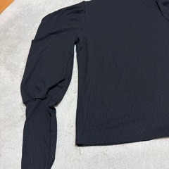 提灯袖トップスの画像