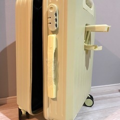 美品✨ 淡いイエロー系🍋1〜2日用 ミニスーツケース 淡い黄緑色（機内持ち込みOK/4輪）の画像